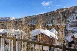 Ritz-Carlton Luxury Suite with Mountain Views - Image 2