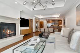 Ritz-Carlton Luxury Suite with Mountain Views - Image 3