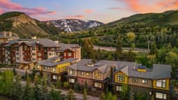 LUXE Riverfront Mountain Retreat | Walk to Gondola - Image 5
