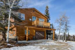 Cabin on 13 acres w/ Pool Table & Jacuzzi Tub! - Image 4