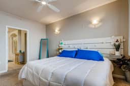 Capital Hill Condo w/ Balcony, Parking, Laundry - Image 5