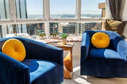 City Center Oasis: Prime Location with Views! - Image 3