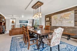 City Center Oasis: Prime Location with Views! - Image 4