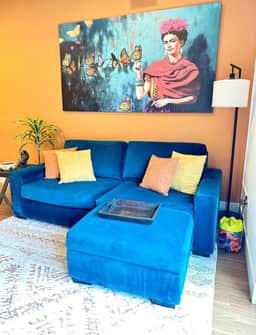 Colorful Casa Frida 10m downtown - Image 4