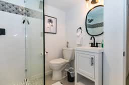 Cozy 2bd |10 min to Downtown Denver | Fast Wifi - Image 5