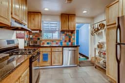 Cozy Highland Hideout I Kitchen I Parking I WFH - Image 3