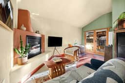 Estrella De Oro Residences- Walk to Downtown! - Image 2