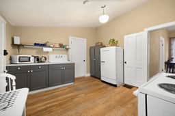 Estrella De Oro Residences: Old House- Walk Downtown! - Image 4