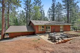 Great Cabin w/ AC I Firepit I Fireplace I King bed - Image 2