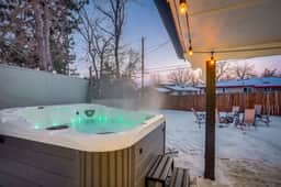 Groovy Getaway | 4 KING Beds | Hot Tub - Image 2