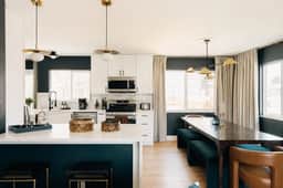 House of Noir Élan | Stunning 6BR Designer Retreat - Image 4