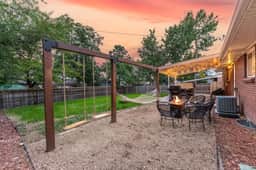 Spacious 5-Bed Home with Hot Tub - Image 5