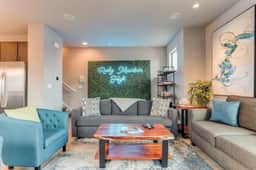 Modern, Spacious Townhouse Blocks from Downtown - Image 4