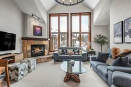 Remodeled Condo, Ski in/out with Hot Tub, Spa, Gym - Image 4