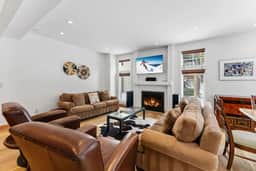 Spruce Street Chalet | Lux Living Mins to Vail - Image 2