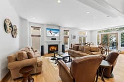 Spruce Street Chalet | Lux Living Mins to Vail - Image 4