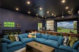 The Ultimate Hangout House - Image 3