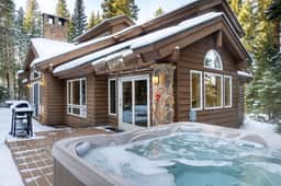 Trailside Mountain Retreat with Private Hot Tub - Image 3