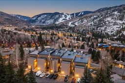 Central Vail Condo – Slopes & Shops Nearby - Image 2