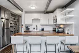 Central Vail Condo – Slopes & Shops Nearby - Image 3
