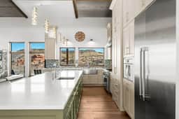 Red Rock Mountain View Luxury Retreat - Image 3