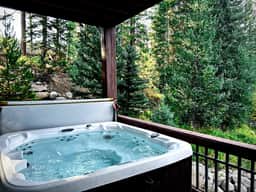 Walk to Slopes | 2 Hot Tubs | Spectacular Views! - Image 4