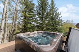 Gold Dust Getaway | Hot tub | Near Ski Resorts - Image 2