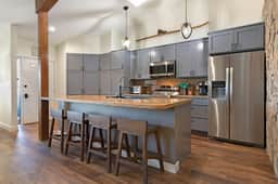 Renovated Condo Near Bus Stop I Walkable - Image 5