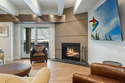 Penthouse Condo | Steps To Gondola | Private Decks - Image 4