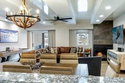 Elegant Avon Center Condo, Walk to gondola - Image 5