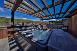 Après Above It All | Rooftop Hot Tub I Walkable - Image 2