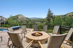 Riverfront Lodge Condo W/Resort Amenities - Image 2