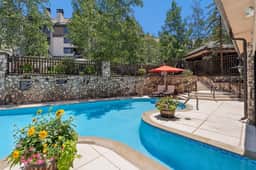 Luxury Ski condo W/Resort Amenities | Walk to lift - Image 2