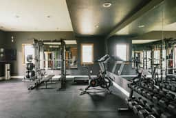 Designer Retreat W/Hot Tub, Sauna, Gym & Game Room - Image 2