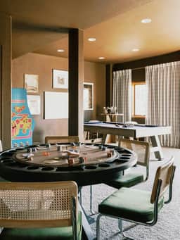 Designer Retreat W/Hot Tub, Sauna, Gym & Game Room - Image 5