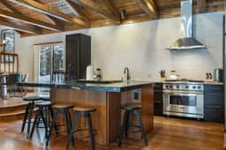 Elevated Eagle-Vail Duplex with Hot Tub - Image 3
