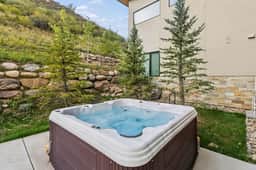 Luxe West Vail Retreat W/Hot Tub, 8 Mins to Resort - Image 4