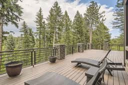 Spacious Morrison Retreat w/Yoga/Patio & fireplace - Image 5