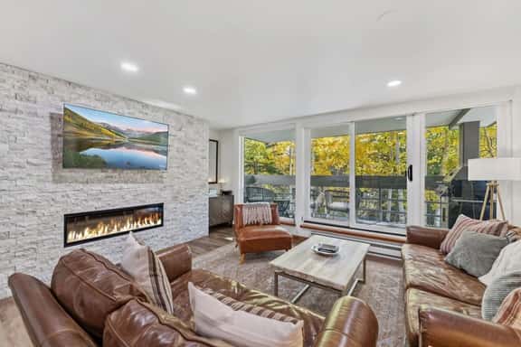 Alpine Retreat | Gym, Pool, Hot Tubs & Sauna - Image 1