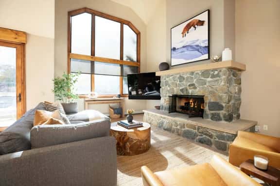 5BR Family Escape | Fireplace, Pool & Hot Tub - Image 1