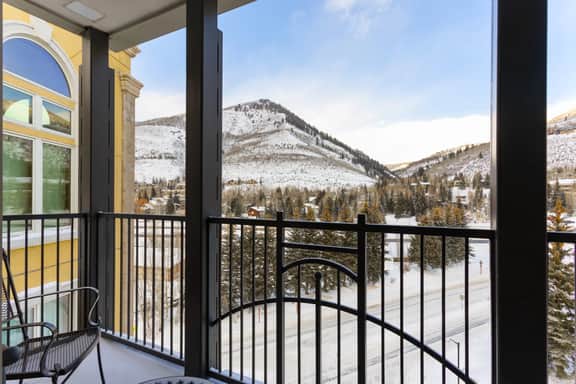 Luxury Ritz-Carlton Condo | Ski-In/Ski-Out| Views - Image 5