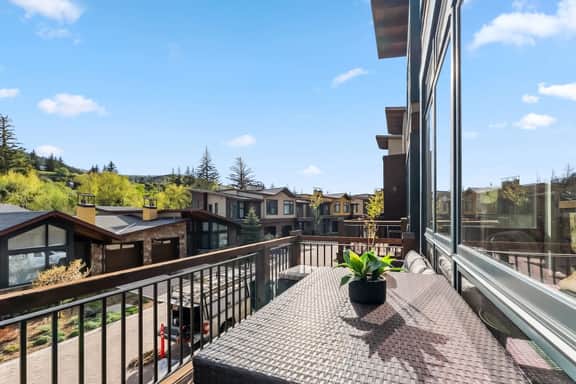 LUXE Riverfront Mountain Retreat | Walk to Gondola - Image 3