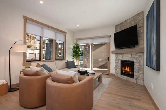 Downtown | HOT TUB |Walkable - Image 2
