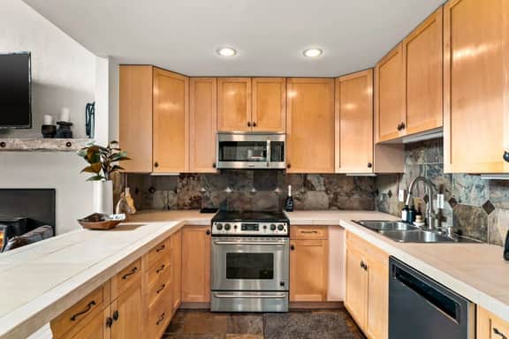 Eagle-Vail Retreat | Golf Course Views | Sleeps 13 - Image 4