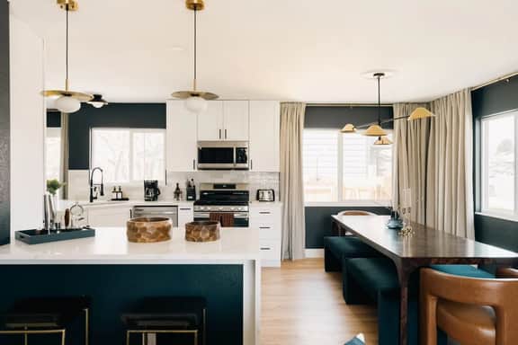House of Noir Élan | Stunning 6BR Designer Retreat - Image 4