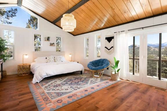 Luxury Mountain Getaway w/ Hot Tub & Deck - Image 3