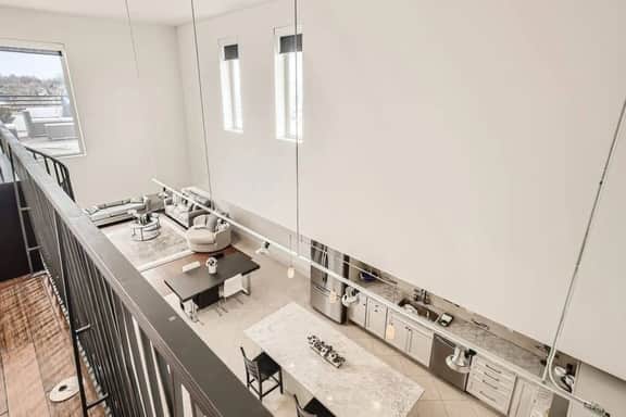 Luxury Loft I Skyline Views in RiNO - Image 4