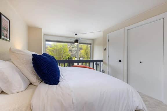 Modern Condo with Vail Mountain Views - Image 5
