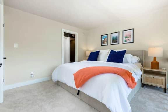 Modern Condo with Vail Mountain Views - Image 4