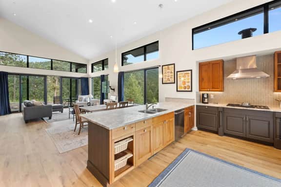 Pineview Panorama Luxe Retreat | 20 Mins 2 Boulder - Image 2